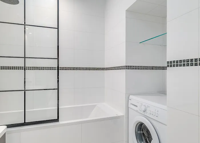 Moniuszki 10 By Nyx Warszawa